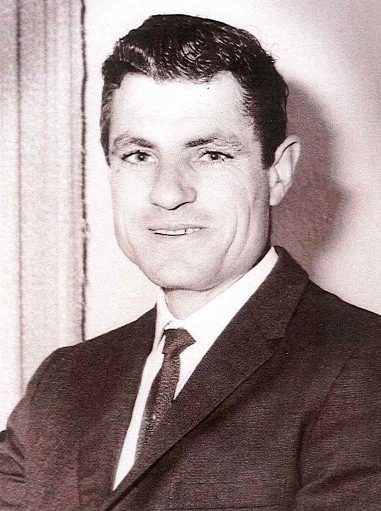 Luigi Della-Vedova was the second of five children born to parents Batista and Giovanna Della-Vedova in 1935. After battling Corticobasal Syndrome for almost a decade, he entered eternal life aged 77. 