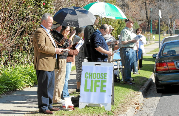 The Helpers of God’s Precious Infants hold prayer vigils outside the abortion clinic every Thursday. PHOTO: THE BORDER MAIL