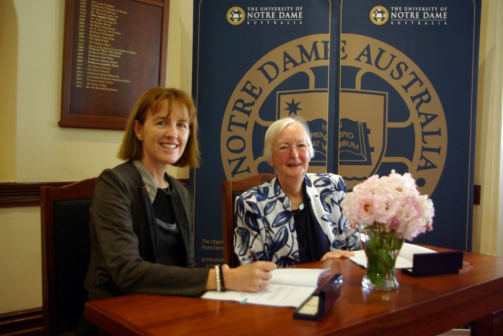 Notre Dame’s Vice Chancellor, Professor Celia Hammond and Sr Isobel Moran from the St John of God Sisters, endorsed the Program on Wednesday 8 October 2014, with guests from the Sisters of St John of God and University Deans and Executive Staff joining the proceedings.