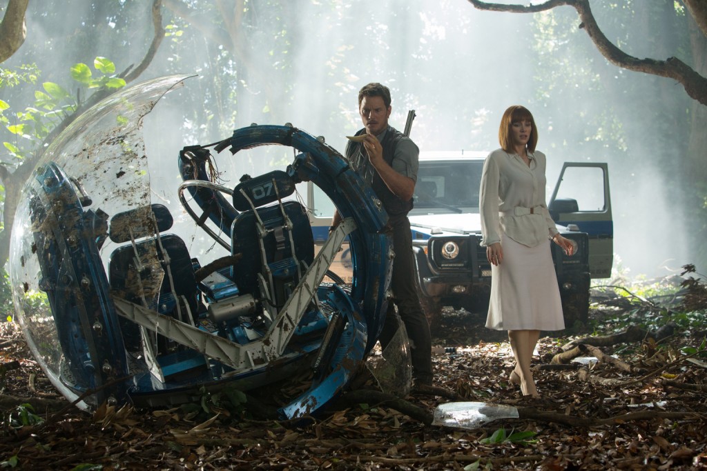 Chris Pratt and Bryce Dallas Howard star in a scene from the movie "Jurassic World." PHOTO: CNS photo/Universal